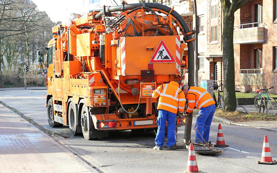 camion pompage assainissement Paris 18